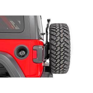 jeep-spare-tire-plate_10526-install1.jpg